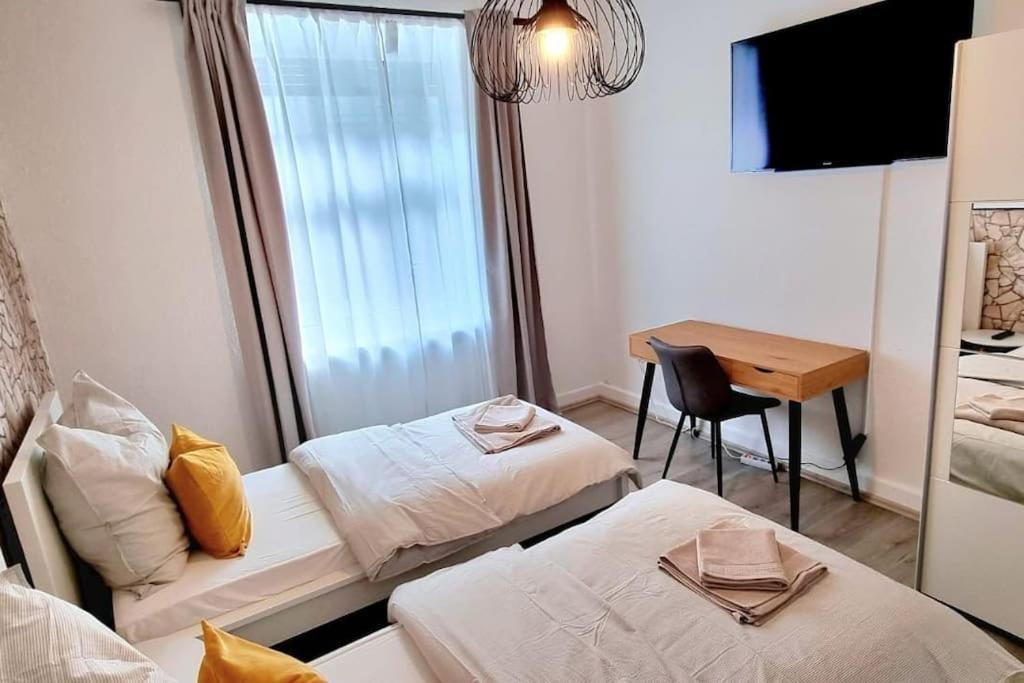 Your Cozy Appartment In Wuppertal: Wupper-Home 2 Buitenkant foto